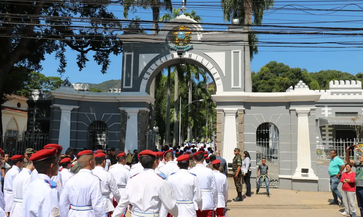 Justiça Federal determina adoção de cotas raciais e sociais em colégios militares