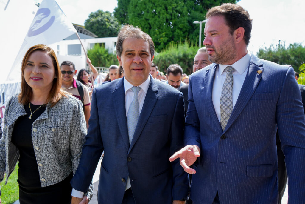 Cristiane E Evandro Leitao, Leo Couto