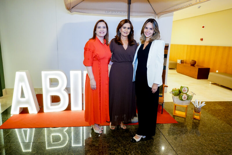 turismo - Em evento prestigiado, ABIH-CE comemora 45 anos com homenagens a seus ex-presidentes