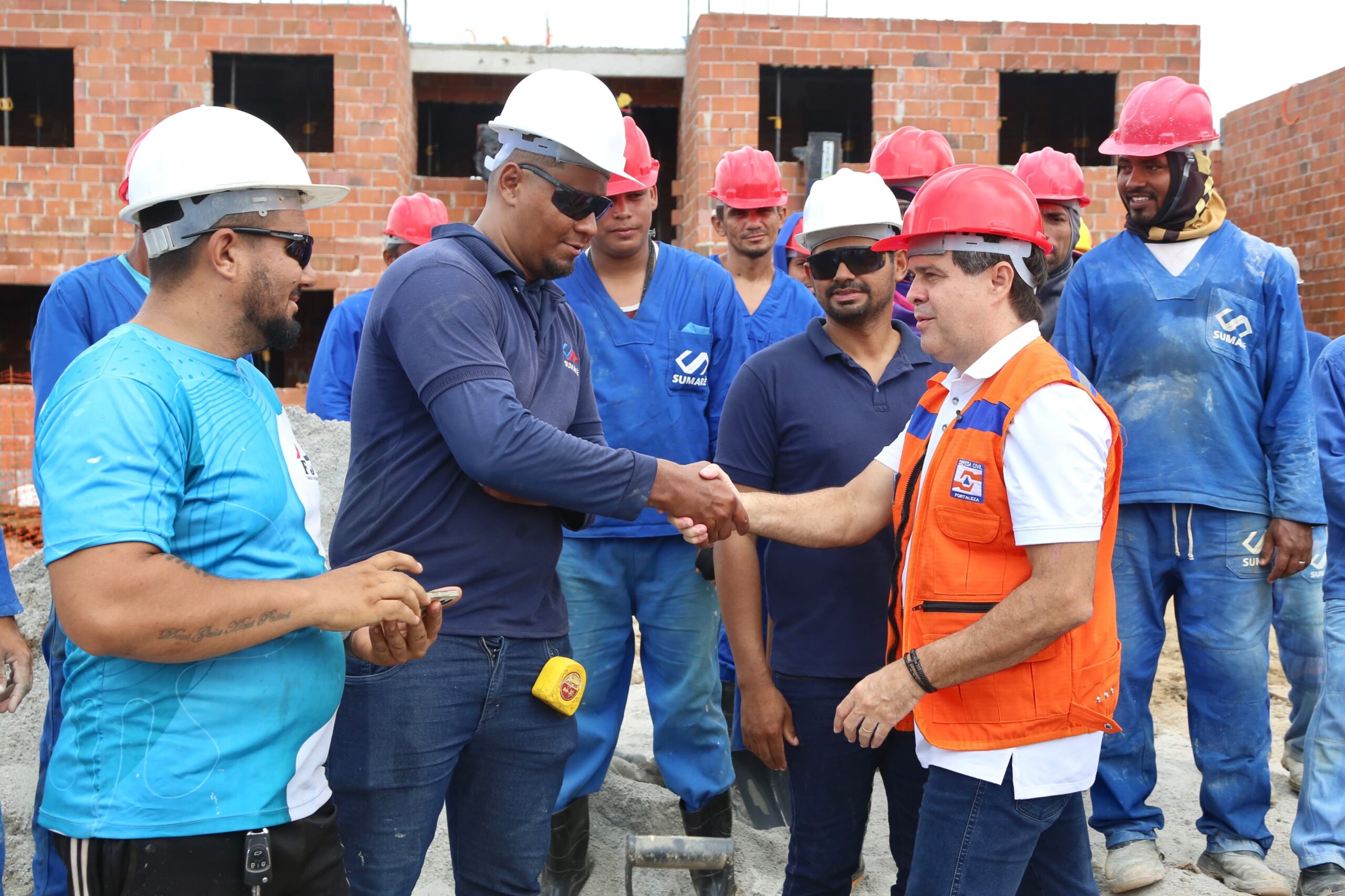 Evandro Leitão apresenta projetos de moradia no Grande Bom Jardim