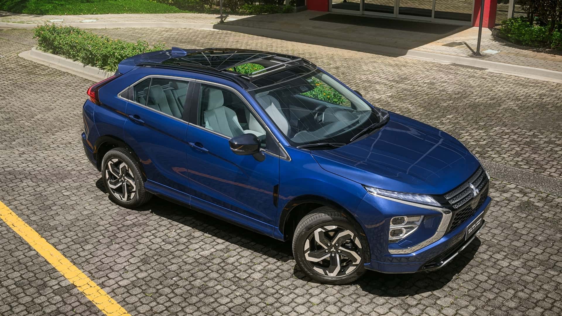 Mitsubishi Eclipse Cross 2026 fica mais completo; veja como ele está