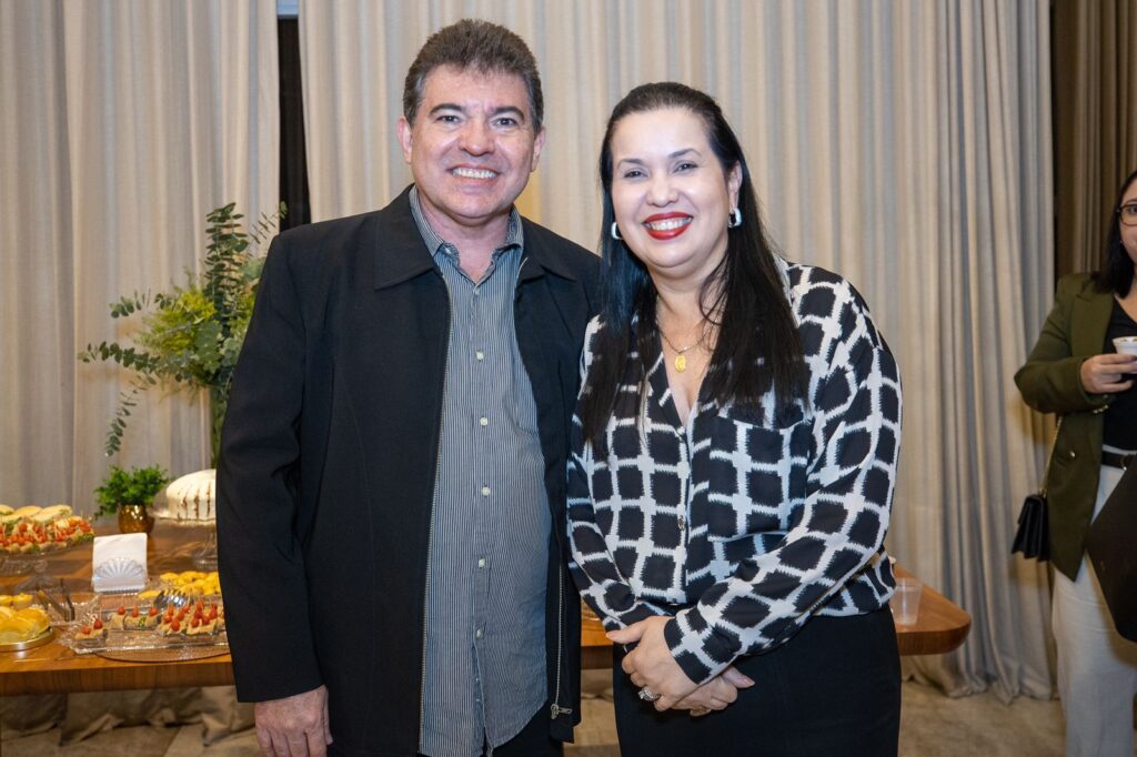 Renato Aguiar E Christiane Do Vale Leitão