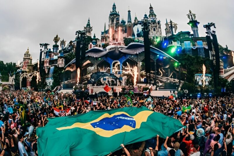 Tomorrowland Br