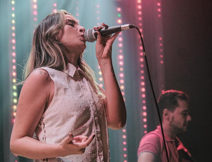 Música ao vivo e atividades para a criançada movimentam o fim de semana no Beach Park