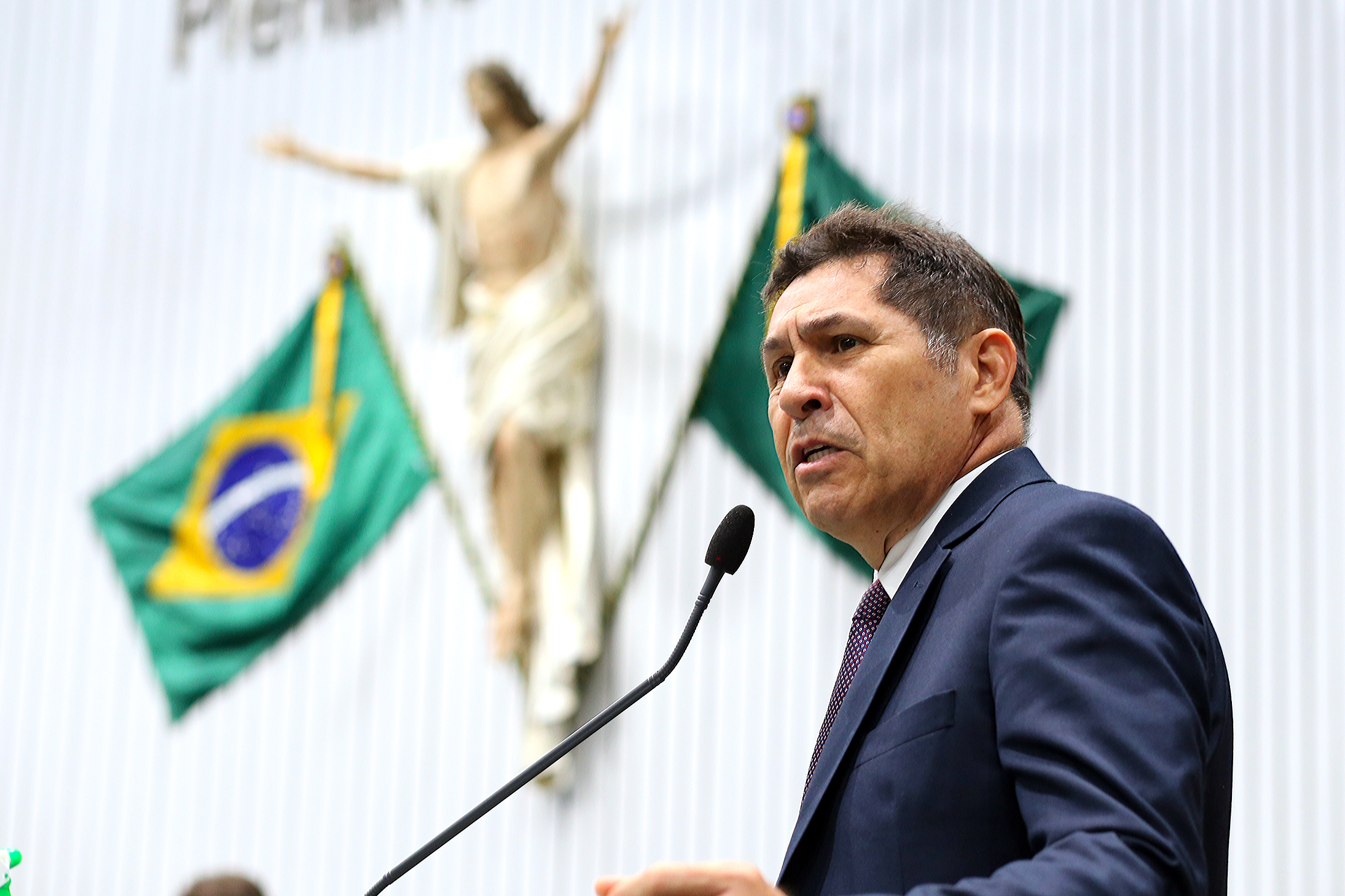 De Assis Diniz enaltece os investimentos do governo em agropecuária e educação