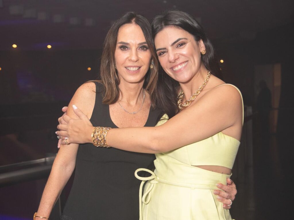 Esther Schattan E Patricia Caires