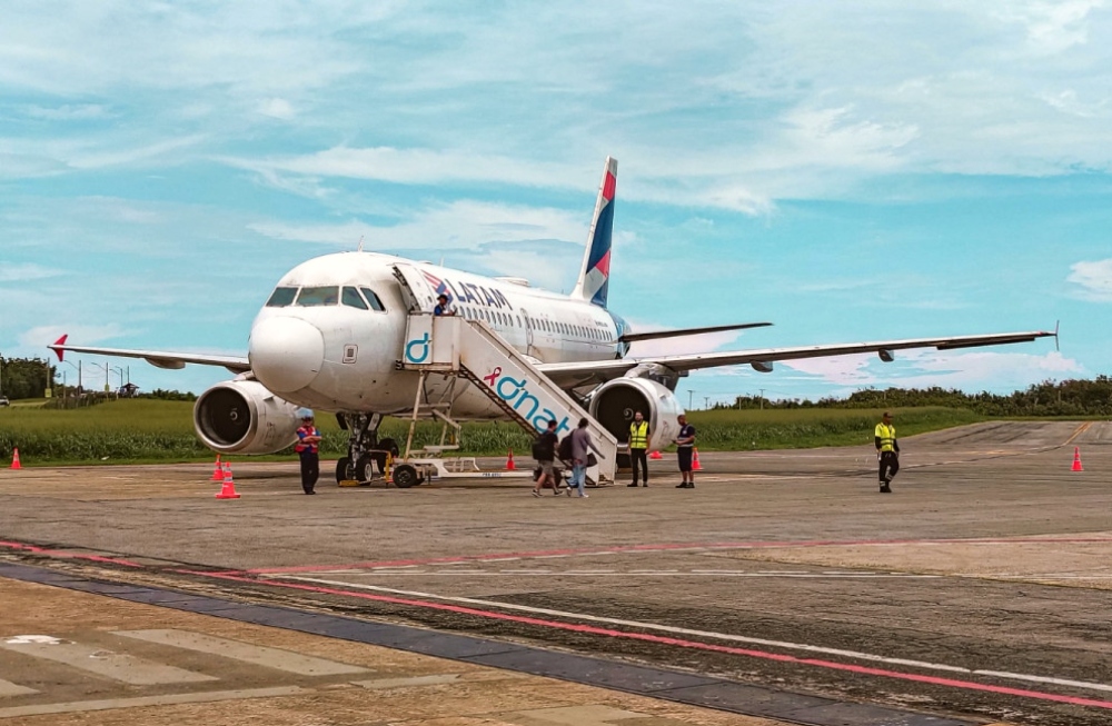 Raquel Lyra investe R$ 60 mi e garante volta de aeronaves a jato para Noronha