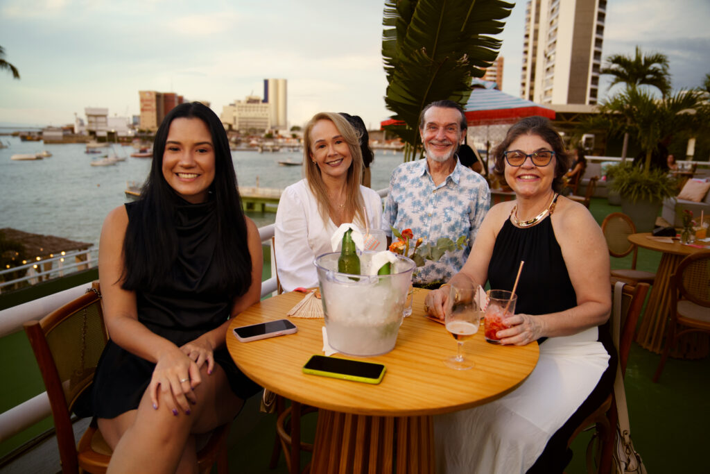 Julia E Alessandra Masullo, Jaqueline E Henrique Ellery