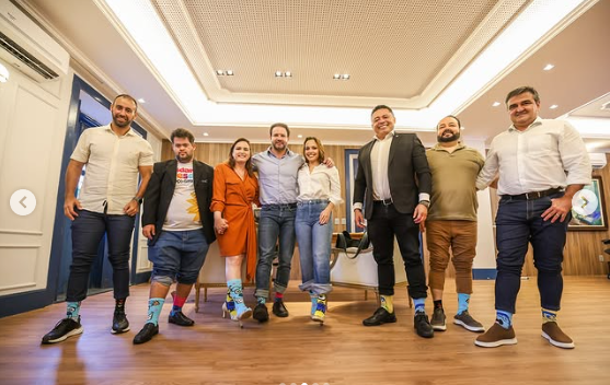 Prefeito Leo Couto presta homenagem aos autistas e visita Mercado São Sebastião