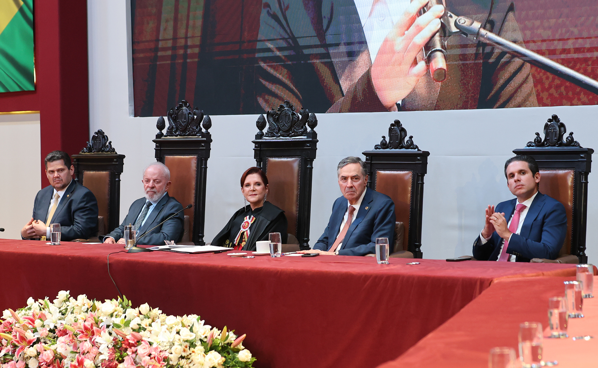 Primeira mulher toma posse na presidência do Superior Tribunal Militar