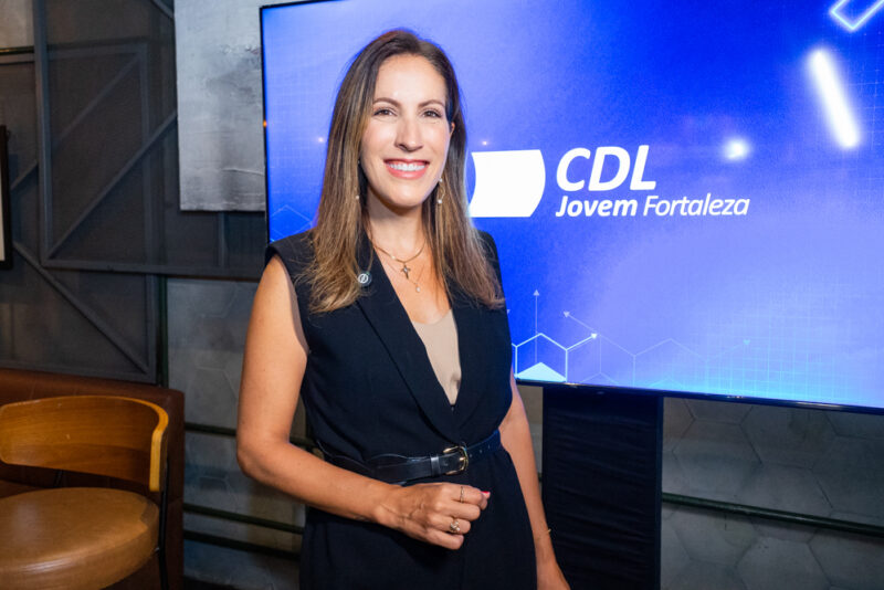 Liderança em foco - Mariana Matos, da Unimed Fortaleza, compartilha experiência em Almoço Empresarial da CDL Jovem