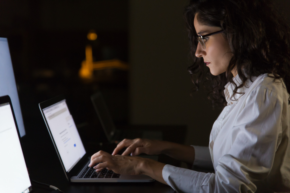 Iniciativa oferece 3,1 mil bolsas para mulheres em programação e dados