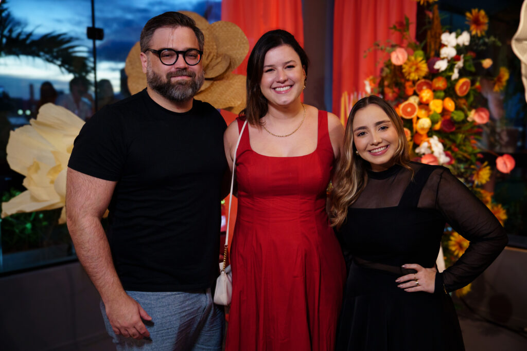 Victor Gonçalves, Natália Carvalho E Camille Onofre